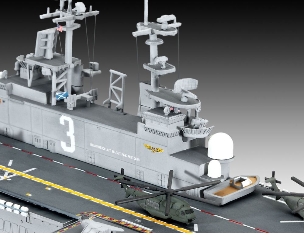 Available to Order – Assault Carrier USS Wasp Class 1:700 (REV 05178)