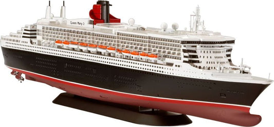 Available to Order – Queen Mary 2 1:700 (REV 05231)
