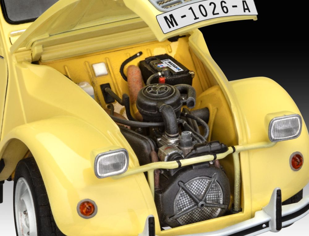Available to Order – Gift Set James Bond 'Citroen 2CV' 1:24 (REV 05663)