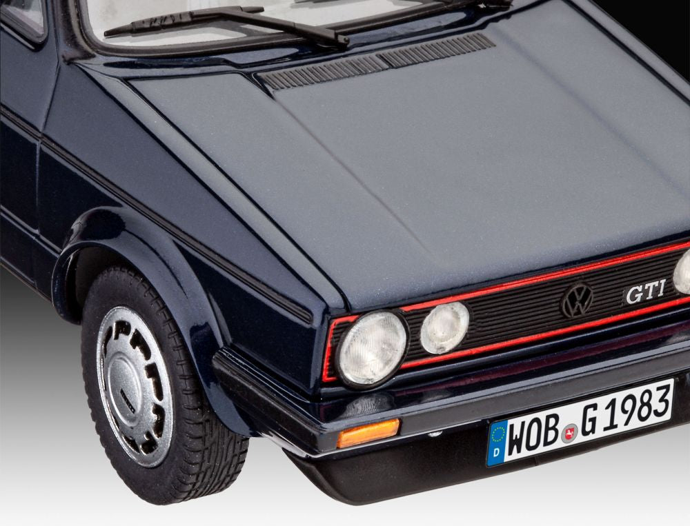 Available to Order – Gift Set Volkswagen Golf GTI 'Pirelli' 35th Anniversary 1:24 (REV 05694)
