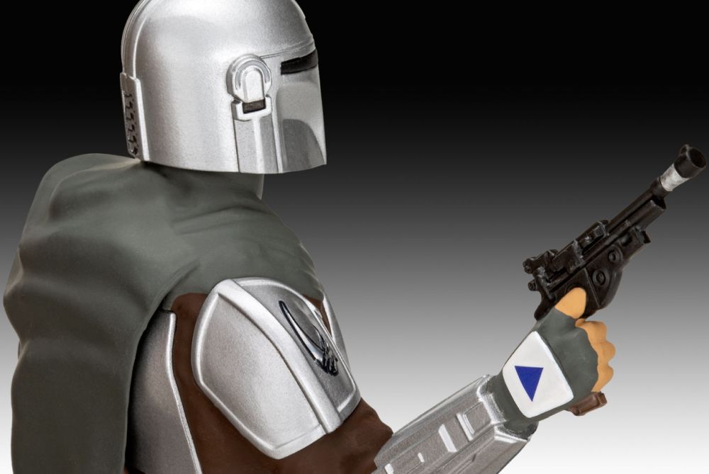 The Mandalorian: The Bounty Hunter 1:9 Revell Model (view 3)