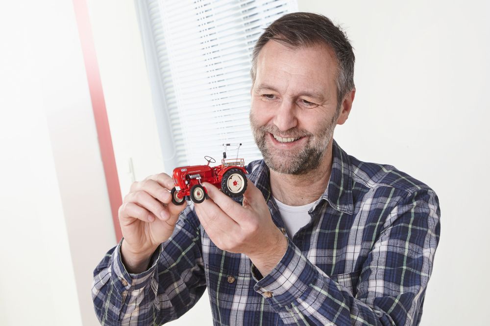 Available to Order – Porsche Junior 108 Tractor (easy-click) 1:24 (REV 07820)