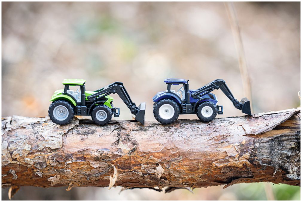 Available To Order – New Holland With Front Loader 1:87 Siku Model (SIK 1396)