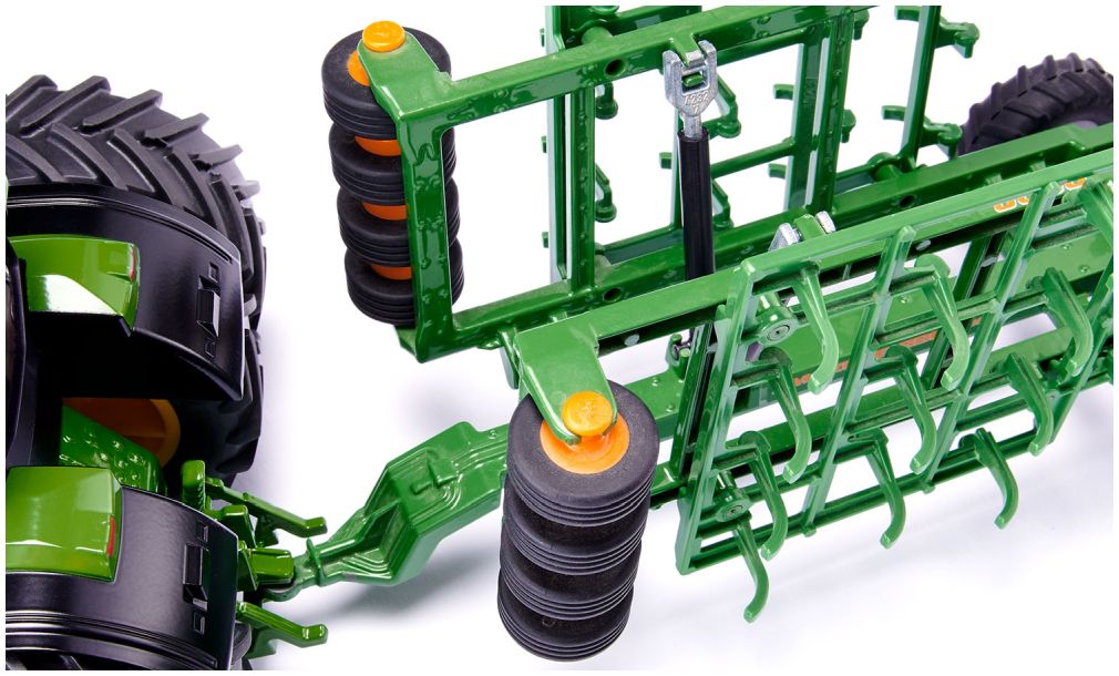 Available To Order – Amazone Centaur 1:32 (SIK 2069)