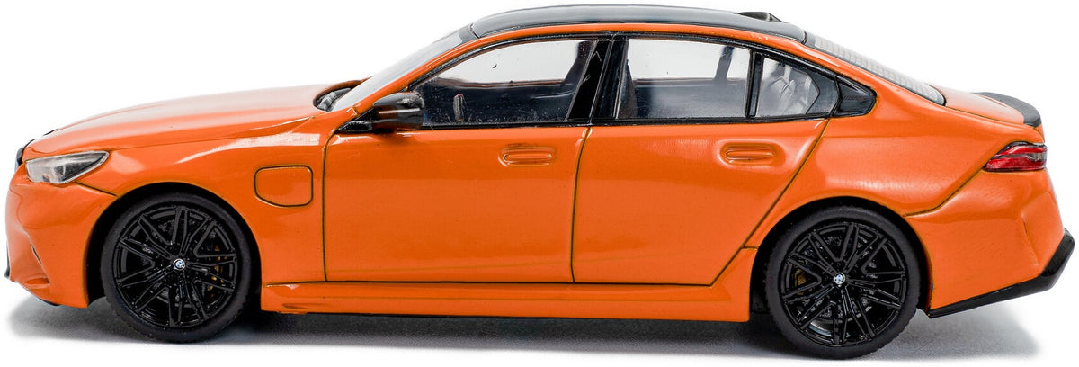 BMW G90 M5 Sedan Fire Orange III 2024 1:43 Solido Model (view 2)