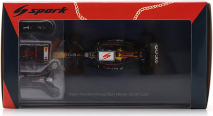 Red Bull Racing RB21 #1 Oracle Racing 1st US GP 2025 Verstappen w/Pit Boards 1:43 Spark Model (view 3)