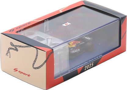 Red Bull Racing RB21 #1 Oracle Racing 1st US GP 2025 Verstappen w/Pit Boards 1:43 Spark Model (view 4)