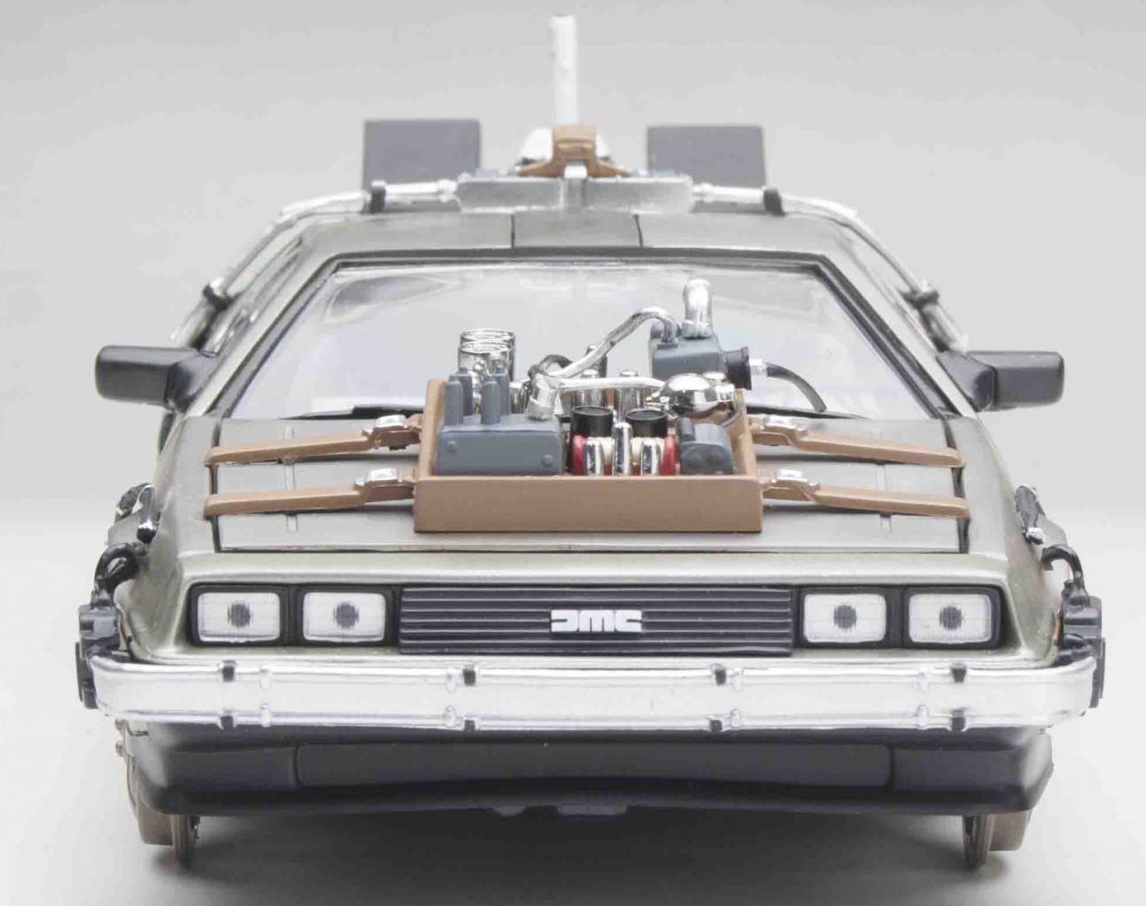 Available To Order – DeLorean LK Rail Version 'Back Future 3' 1:18 (SUN H2714)