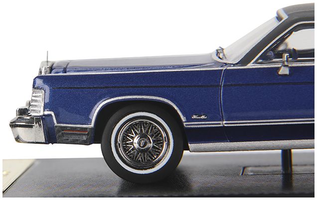 Available To Order – Lincoln Continental Town Car Dark Blue 1979 1:64 (SUN H60002)