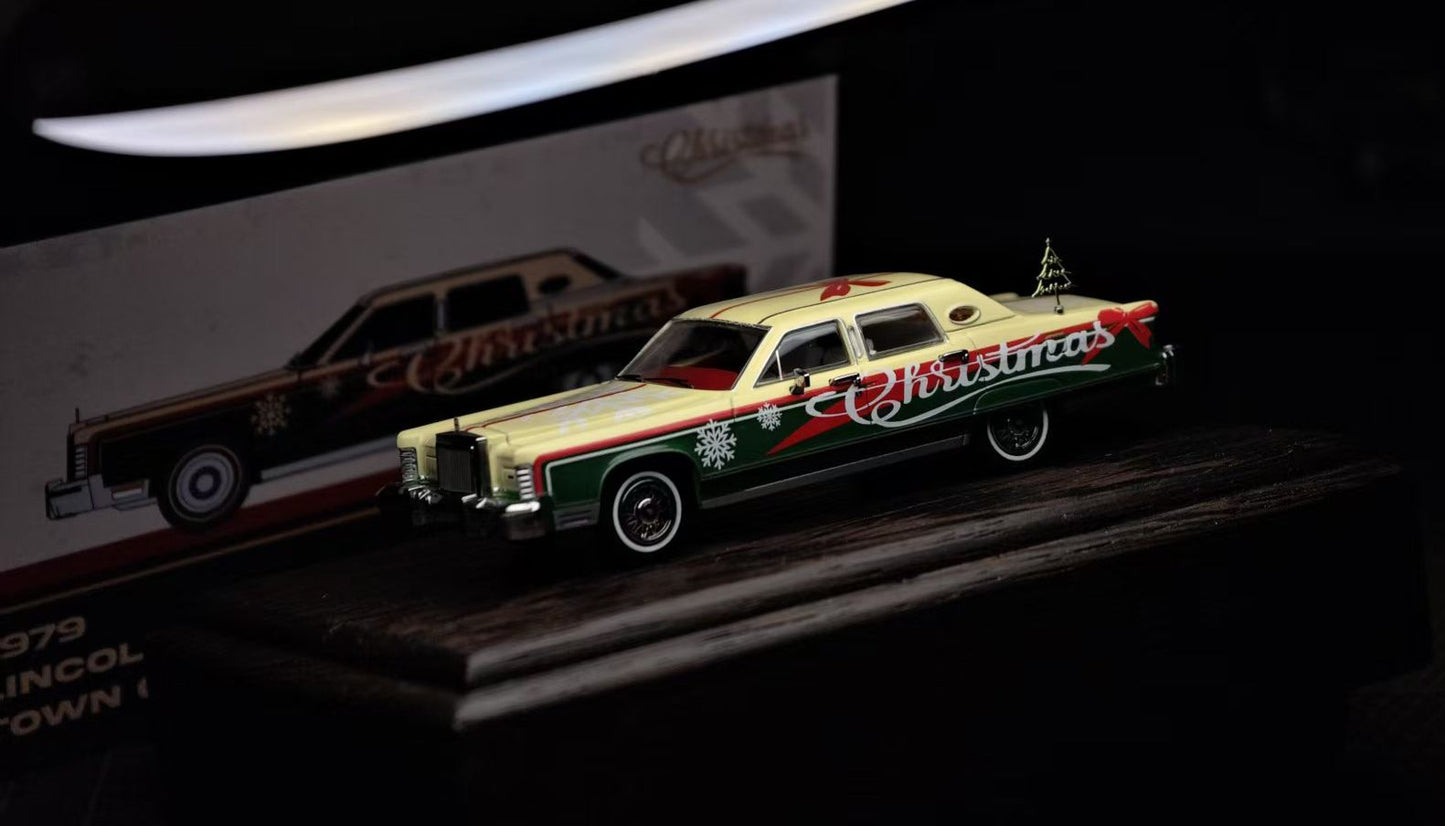 Available To Order – Lincoln Continental Town Car Light Cream/Dark Jade Christmas Special 1979 1:64 (SUN H60003)