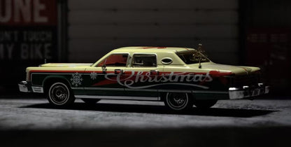 Available To Order – Lincoln Continental Town Car Light Cream/Dark Jade Christmas Special 1979 1:64 (SUN H60003)