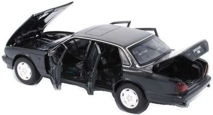 Available to Order – Jaguar XJ6 - Black Lights and Sound & Pull Back 1:32 (TAY 32110016)