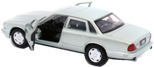 Jaguar XJ6 - Seafrost Pull Back 1:36 – diecast model (view 2)