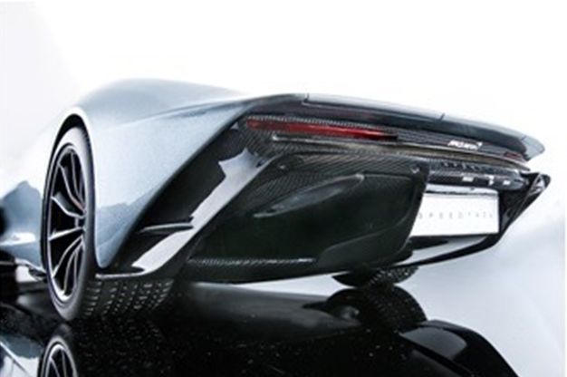 Available to Order – McLaren Speedtail Geneva Autoshow 2019 (Showcase + Carbon Fibre Bottom Plate) 1:18 (TEC 18EX08A)
