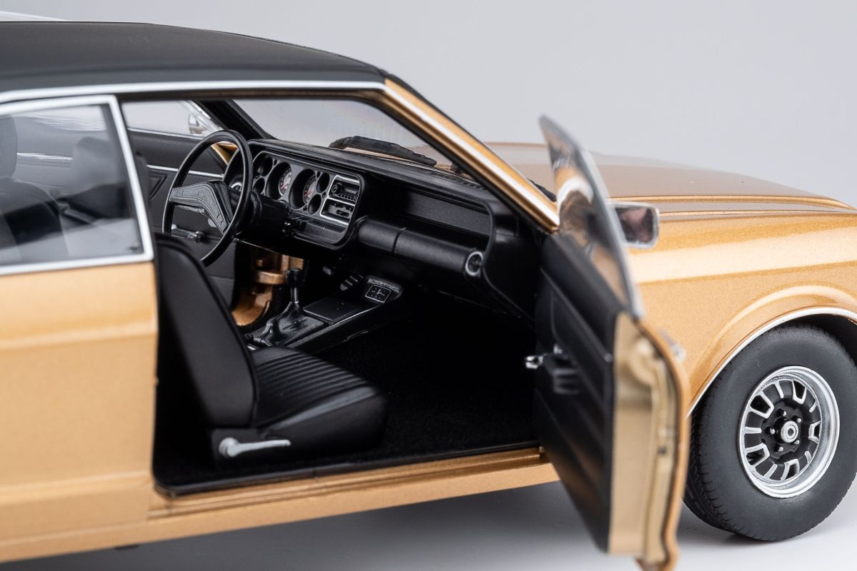 Available to Order – Ford Granada Coupe Series 2 1975 - Arizona Gold/Black Roof (18080006) Ltd ed. of 942 1:18 (TOU 1808001)