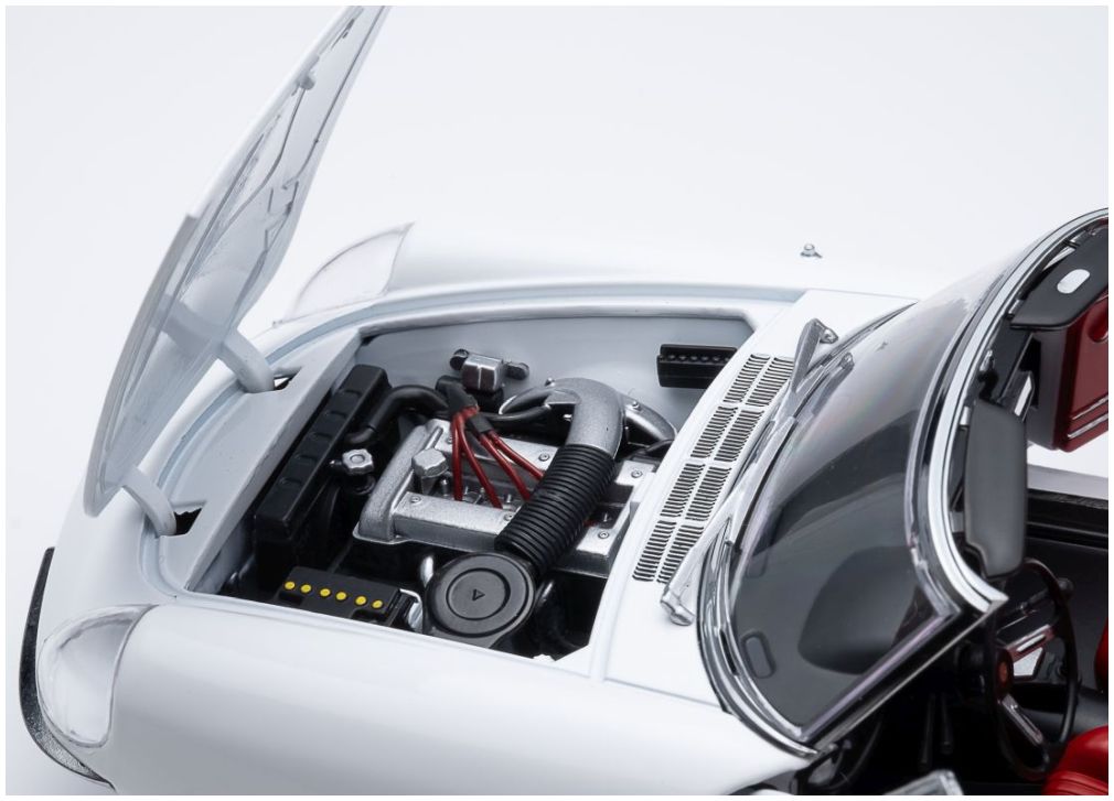 Available To Order – Alfa Romeo 1600 Duetto Spider 1966 Bianco Farina White 1:18 (TOU 18120004)