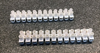 3A Terminal Strip (2 Pieces) – diecast model (view 2)