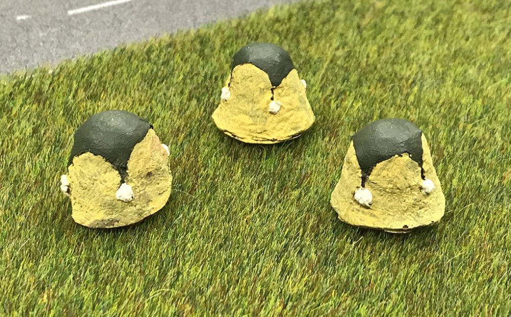 Covered Hay Stacks 2 (Painted) OO – diecast model (view 2)