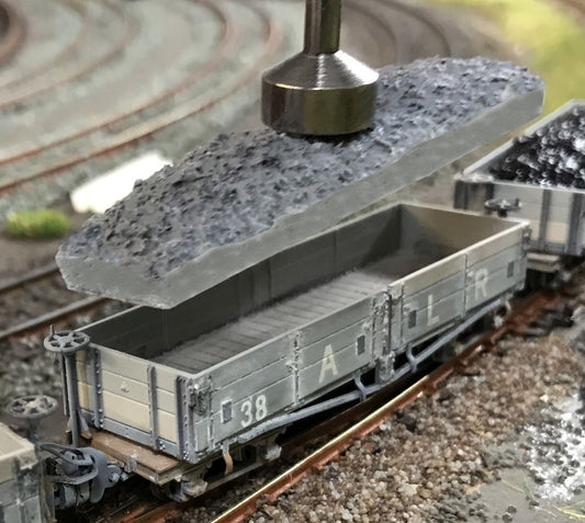 Hudson 'D' Stone Loads (2 x Pieces) (with Steel Insert) For OO9 Narrow Gauge Hudson OO – diecast model (view 2)