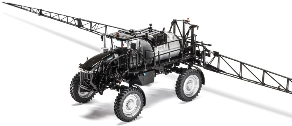 Available To Order – Challenger RoGator 1100B Sprayer 'Black Beauty' 1:32 (USK 10624)