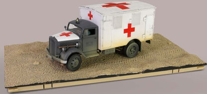 Opel Blitz Kfz 305 Ambulance White Rear Cabin 1:32 – diecast model (view 5)