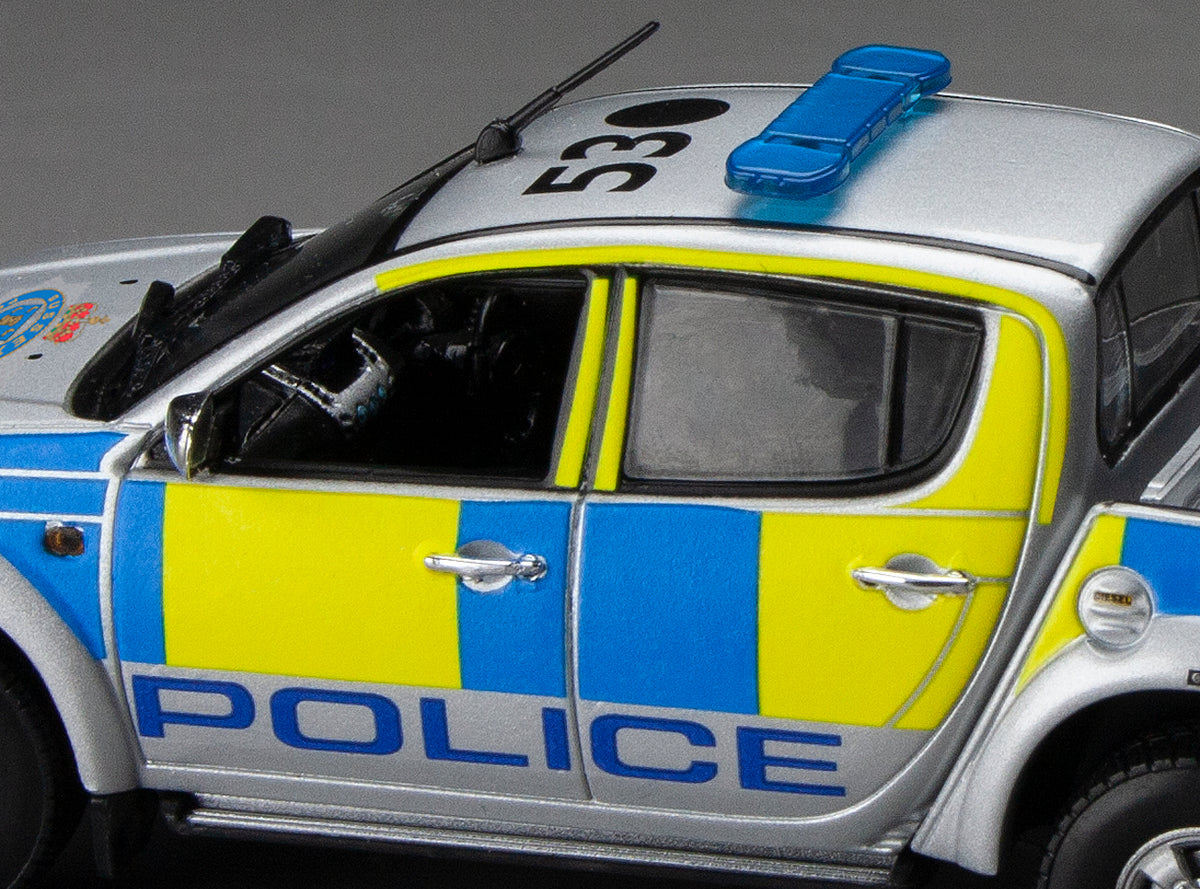 Mitsubishi L200 Gloucestershire Police Dept (Limited Edition 399pcs) 1:43 – diecast model (view 2)