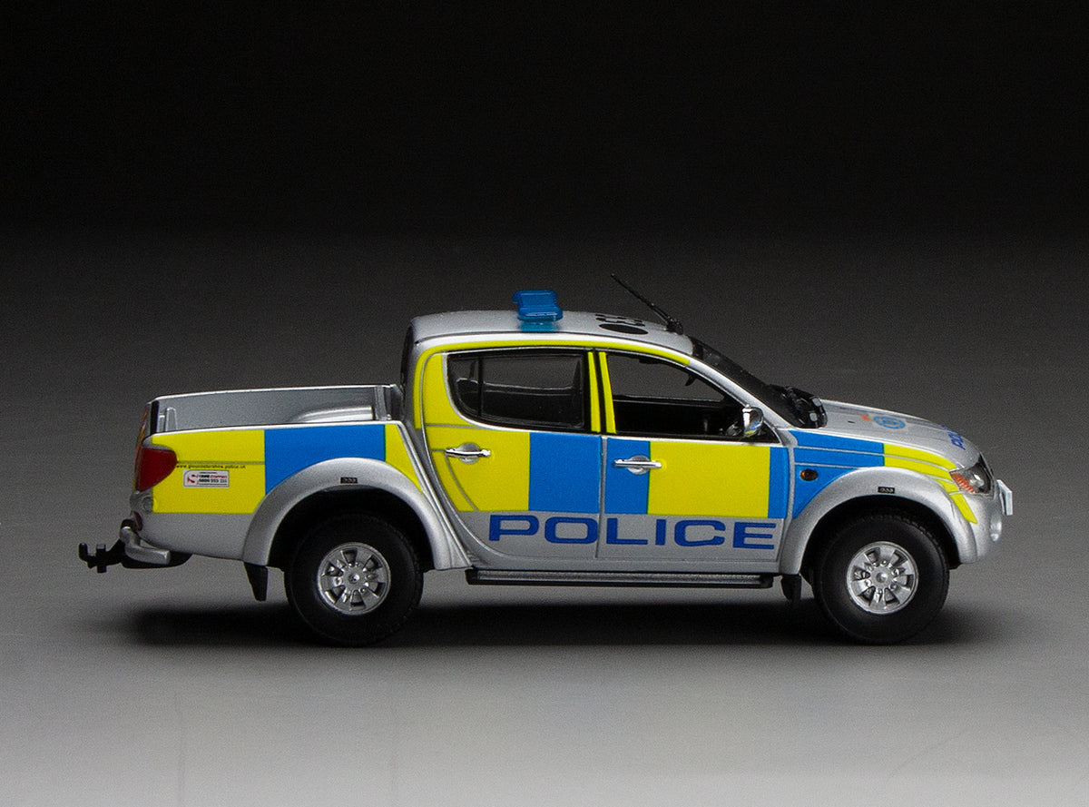 Mitsubishi L200 Gloucestershire Police Dept (Limited Edition 399pcs) 1:43 – diecast model (view 6)