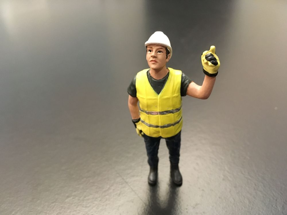 Worker directing hoist Yellow safety jacket with helmet 1:32 – diecast model