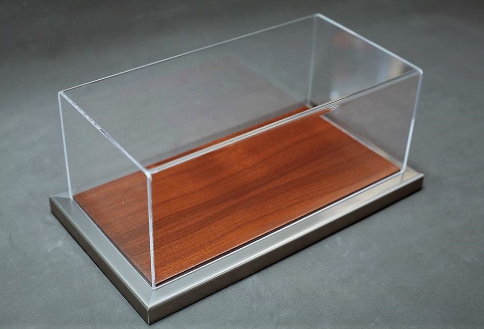 Available To Order – Goodwood Metal + Wood Combo Mahogany Display Case 1:43 Atlantic Model (ATL 10164)
