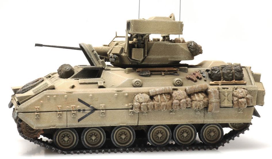 US M2 IFV Bradley Desert 1:87 Ready-Made, Painted 1:87 Artitec Model