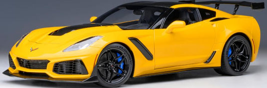 Available To Order – Chevrolet Corvette ZR1 2019 Corvette Racing Yellow Tintcoat (Full Openings) 1:18 (AUT 71278)