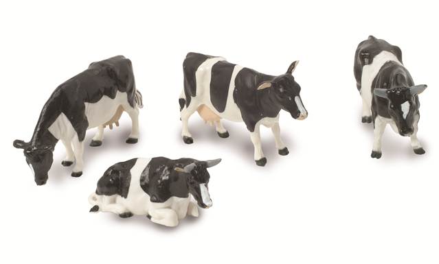 Friesian Cattle 1:32 Britians Farm Model