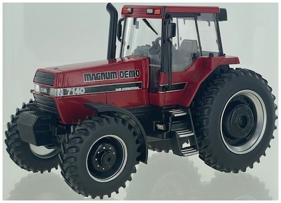 Available To Order – Case IH Magnum 7140 Magnum Demo 1:32 Britains Farm Model (BRI 43416MD)