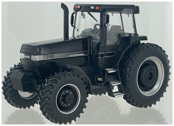 Case IH Magnum 7250 Black 1:32 Britians Farm Model