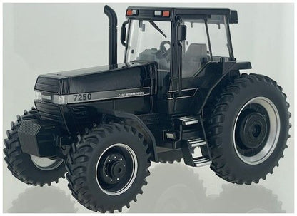 Case IH Magnum 7250 Black 1:32 Britians Farm Model