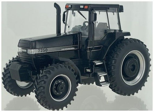 Case IH Magnum 7250 Black 1:32 Britians Farm Model