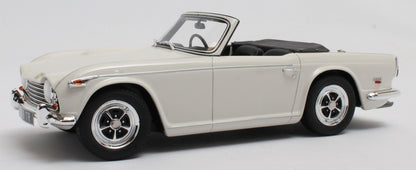 Available To Order – Triumph TR5 P.I. White 1967-1968 1:18 (CUL CML069-4)