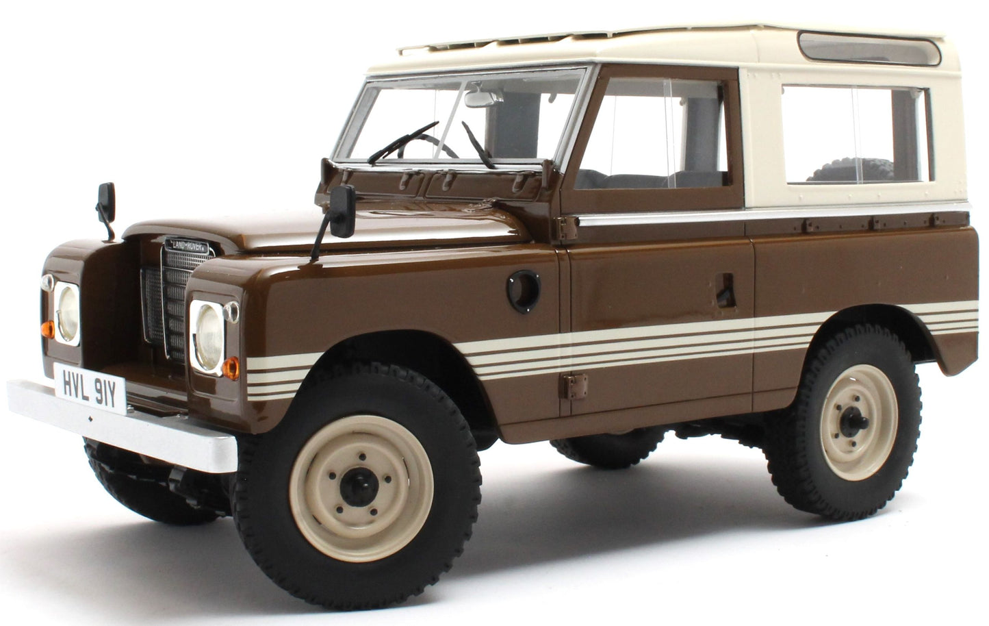 Available To Order – Land Rover 88 Series III - Russet Brown County - 1978 - 100pcs Ltd Edition 1:18 (CUL CML114-5)