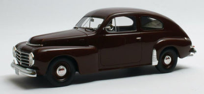 Available To Order – Volvo PV444 Maroon 1952 1:18 (CUL CML118-2)