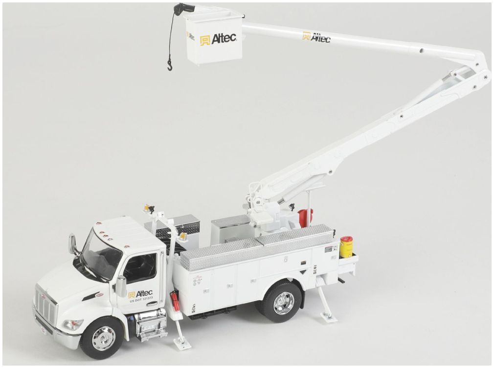 Peterbilt Model 536 w/Altec AA55 Aerial White 1:32