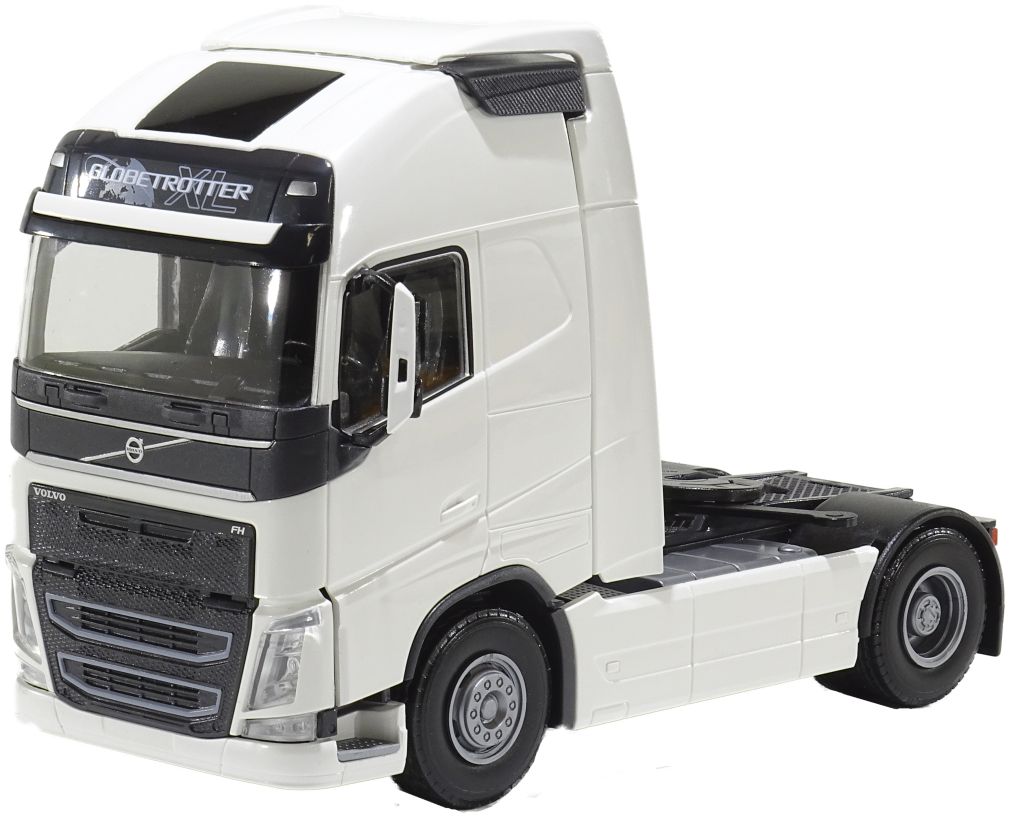 Volvo FH04 Globetrotter XL 4 x 2 Tractor Unit White 1:25 Emek Model