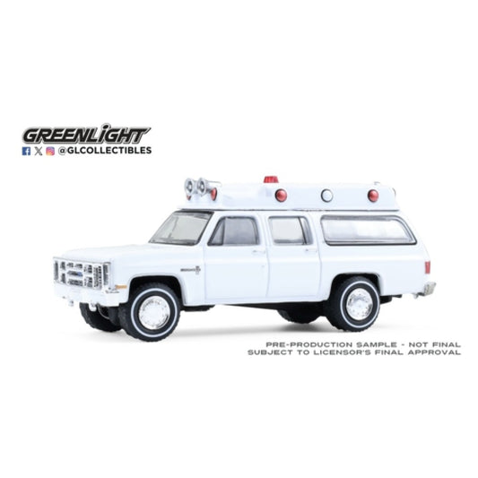 Available to Order – Chevrolet Suburban K20 Custom Deluxe Ambulance - Plain White 1:64 GreenLight Model (GL30508)