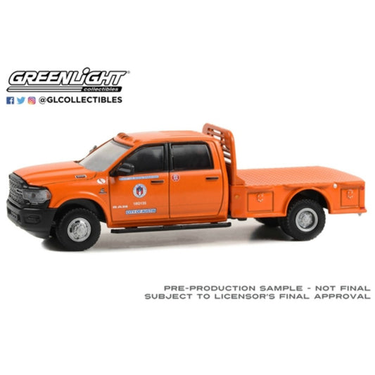 THIS ITEM IS AVAILABLE TO ORDER FROM OUR SUPPLIER - 1:64 GREENLIGHT GL46130-F DUALLY DRIVERS SERIES 13 - 2023 RAM 3500 DUALLY FLATBED - CITY OF AUSTIN PUBLIC WORKS - STREET AND BRIDGE OPERATIONS, AUSTIN, TEXAS SOLID