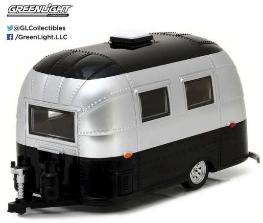 Available To Order – Airstream 16’ Bambi Sport, Silver/Black 1:24 (GRE 18226)