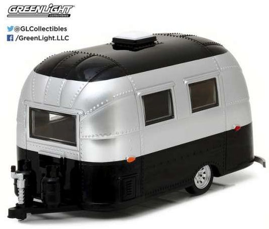 Available To Order – Airstream 16’ Bambi Sport, Silver/Black 1:24 (GRE 18226)
