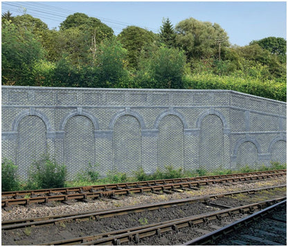 Available To Order – Mid Level Arched Retaining Walls x2 (Engin 1:76 (HOR R7385)