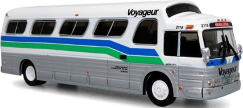 GM PD4107 'Buffalo' Coach Voyageur Colonial Destination Montreal Express 1:87 – diecast model