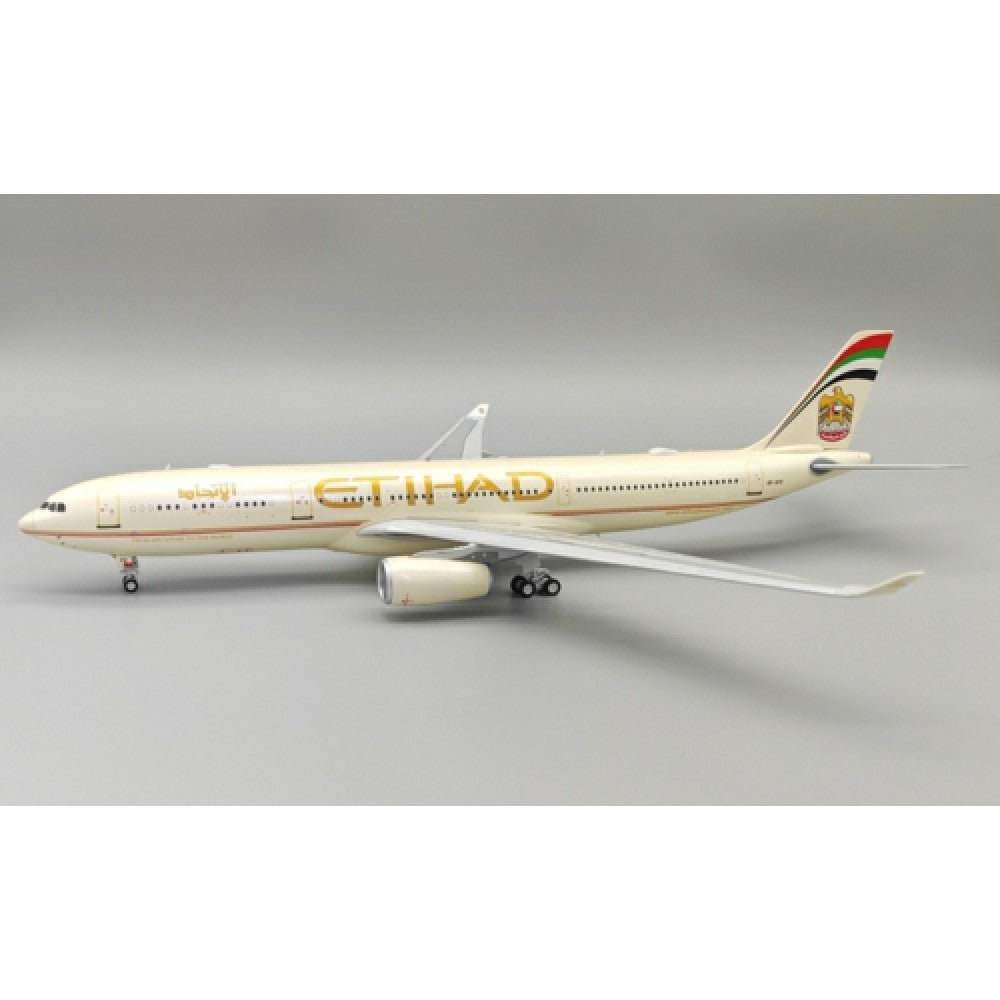 Inflight 200 1:200 ETIHAD AIRWAYS AIRBUS A330-343 A6-AFE WITH STAND