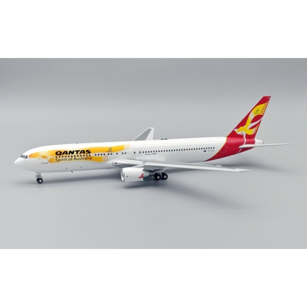Inflight 200 1:200 QANTAS BOEING 767-338/ER VH-OGL WITH STAND