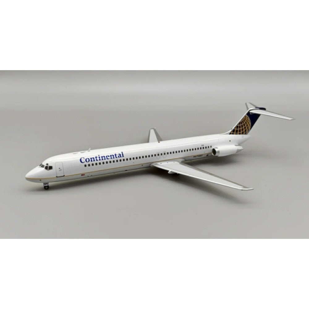 Inflight 200 1:200 N670MC CONTINENTAL DC-9-51 WITH STAND